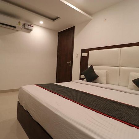 ניו דלהי Hotel Tark Inn Near Igi Airport מראה חיצוני תמונה