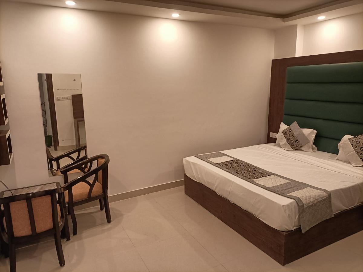 ניו דלהי Hotel Tark Inn Near Igi Airport מראה חיצוני תמונה